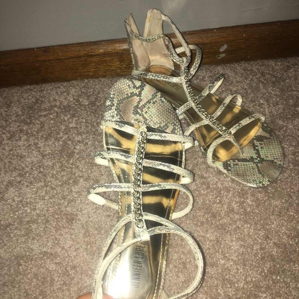sandals - Picture 2 of 3